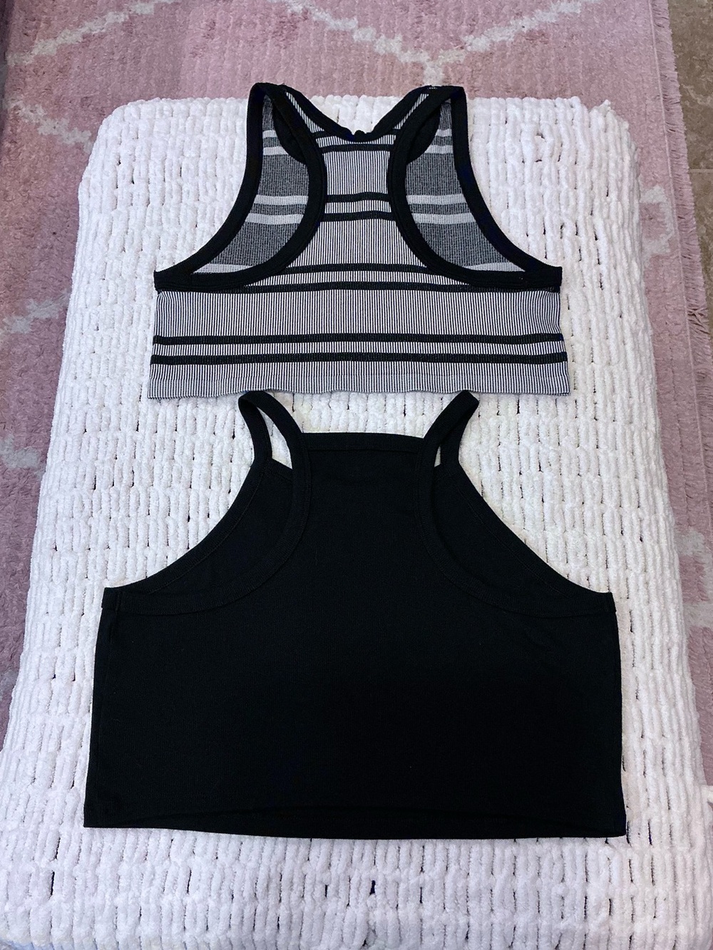(2) Women’s Ribbed Crop Tank Tops 🤍🖤 - Picture 3 of 5